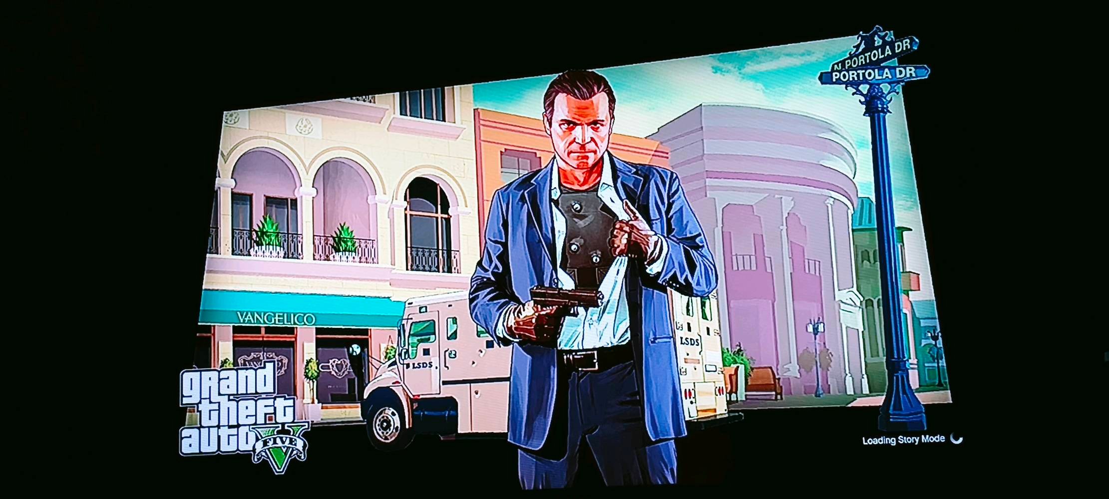 سلام عليكم للبيع بلي 3 سلم او مراوس بxbox 360 البلي كامل ملحقات واير تشغيل و av يشغل بس av يده وحده بي 17 لعبه gta و pes و اله الحرب وغيره ذاكرته 300 وياه كارتونه مكان ناصريه سوق الشيوخ حي العسكري الاستفسار ع رقم ***********