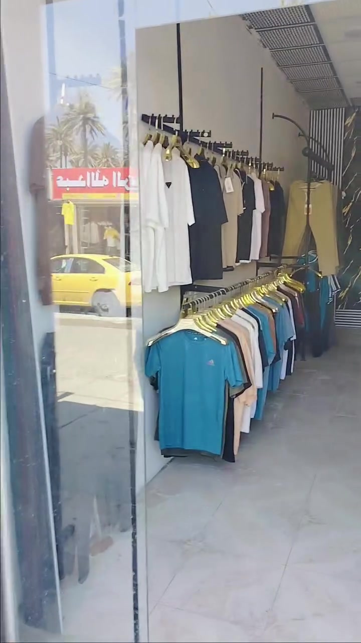 محل ملابس للبيع شارع الكراج القديم سعرة منااسب كلش
تريدة هوة وبضاعتة تريد فارغ كيفك ✅
***********✅
