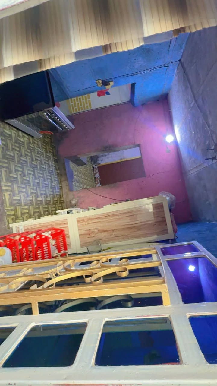 بيت للبيع جسر ديالى منطقة جامع طه بفرع اسواق جمانه  للاستفسار على الخاص او الاتصال على هذا الرقم  ***********
