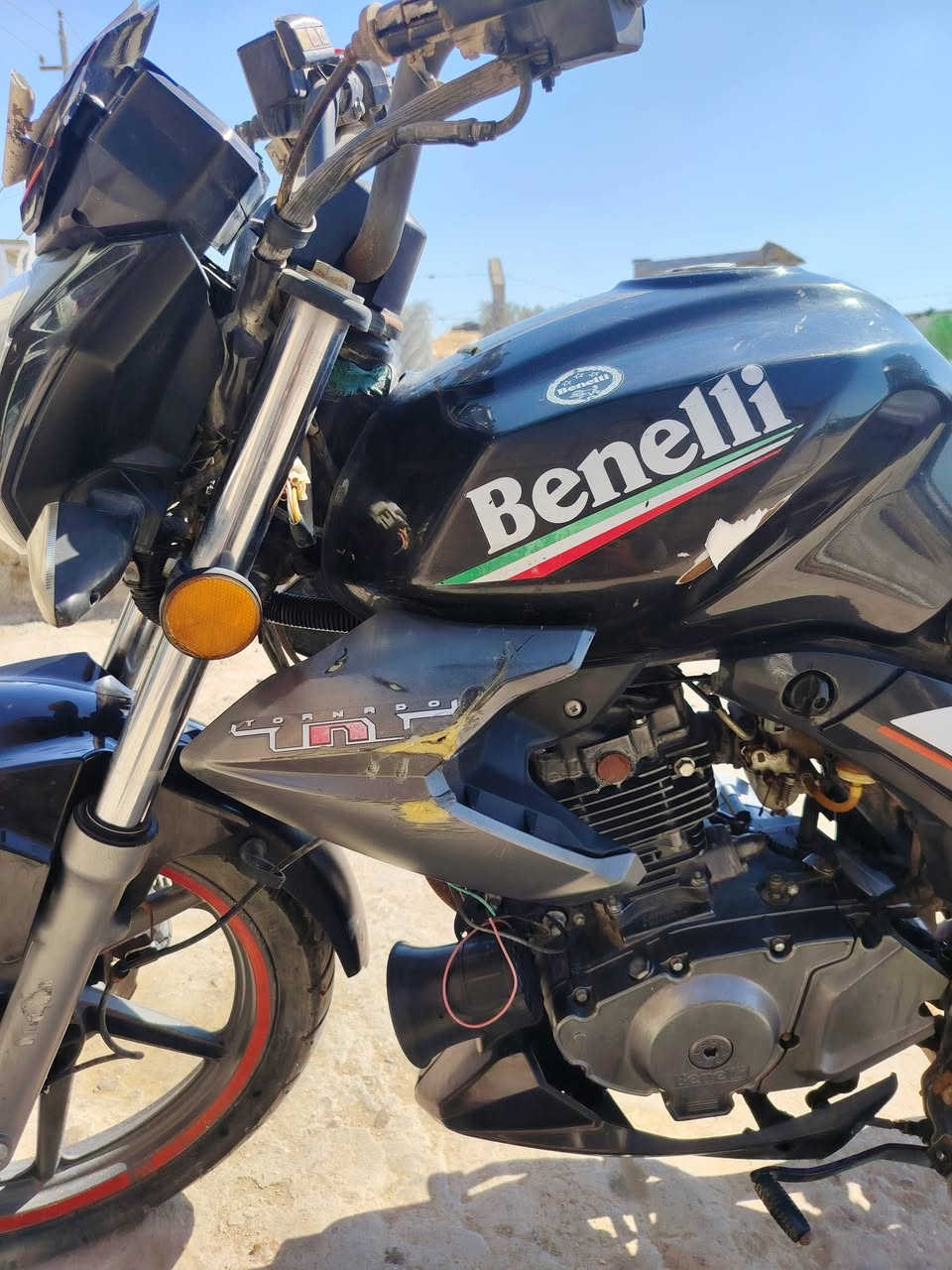 دراجه ايطالي موديل 19 السعر 800 وبيها مجال الشراي***********
