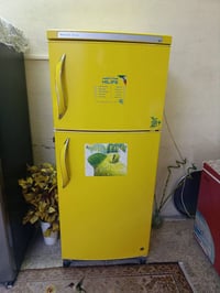 ثلاجه نضيفه ونضافته 90بل100سعر 200وبيه مجال وغساله اوغساله اوتماتيك 15...