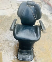 كرسي حلاقه لبيع سعر07728230382