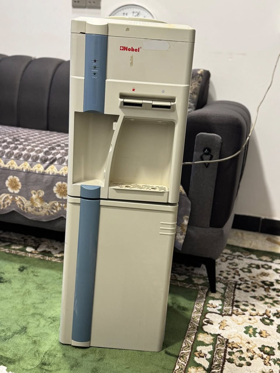 للبيع براد ماء اصلي ومكفول مي مالته والثلاجه ثلج امانه الله مكاني بغداد البياع سعر 85 الف جهاز نضيف اتصال ع رقم ***********
