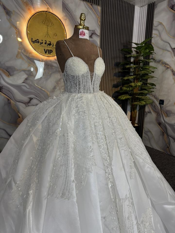 عرض  بلاش 25 الف بيع🔥🔥سعر القطعة25 الف بدلات تركي نظيف بي جديد تصوير عادي 
للحجز خاص او واتساب 
***********
