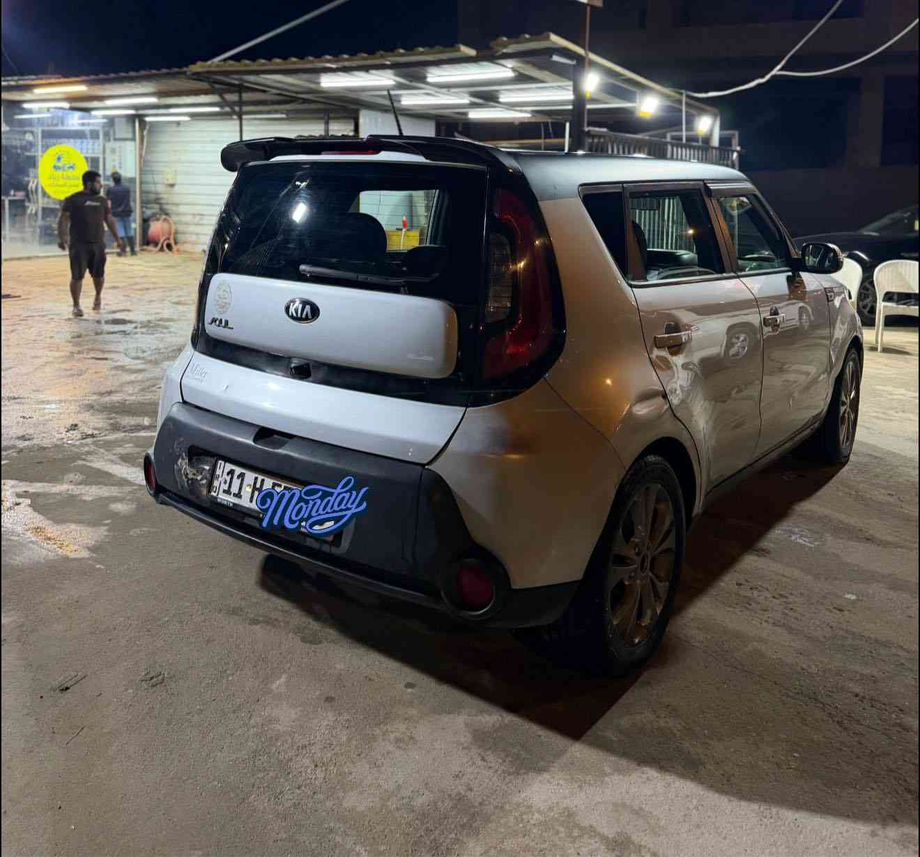 السلام عليكم صول 2014 
فول مواصفات 
بصمة ، بانوراما ، كشنات تدفئة تبريد 

السيارة بيها جاملغ السايق الأمامي والخلفي 
بدون حادث رقم بغداد أنكليزي بأسمي
 
السعر 120 وبيها مجال 
للاستفسار ***********
