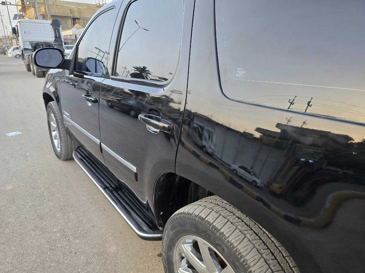 السلام عليكم 
دنلي بتره 2013 ( ادوااات ) 
السياره مكفوله من الكص والعيب الشرعي 
خليجي 
مكينه وكير كارتون 
حداديه جديده 
تبريد ثلج 3 قطع  
فول مواصفات معروفه مواصفات الدنلي 
تشغيل عن بعد 
فتحه 
جنطه شفط 
كشنات كلها كهرباء + جلد 
متومه ارقام + سنويه ع الشاصي 
السعر 75 
مكانه ميسان 
***********
