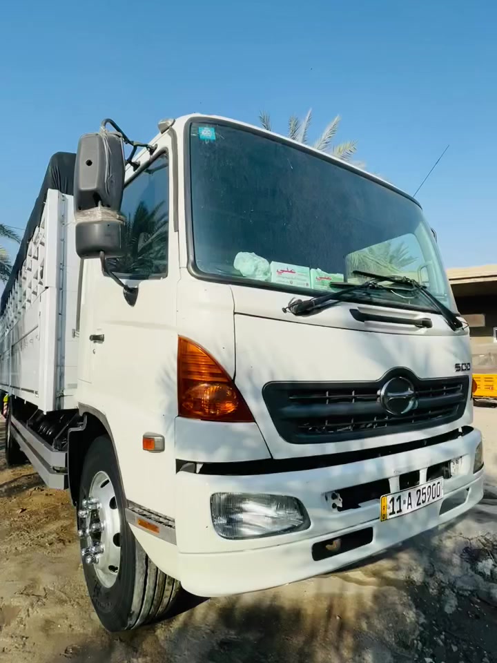 للبيع هينو ماليزي يسره بلاد   مديل 2008 اصل رقم بغداد انكليزي سنويه 4طن بدي هزه جديده قبل شهر تحويل مباشر سنويه لل 2031 توه مجدده السيارة فحل 8برغي طول الشاصي 7اله 15سانتيم مكينه80عادي كير سوبر اكسل سوبر فظل من الله السياره سريعه  بريك فراك بنز داكه جديد تخم تاير 22ونص جي تي  جديد بدي كاعية خشب وحديد عرض 255 سياره جاهزه للخير مابيه نقص ابيع كامل وابيع بدون بدي 
مكاني بغداد الشعلة 
***********
***********
