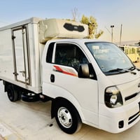 سلام علیکم کیا براد بیلادی ٤٠٠٠ عادی مفتوح   مودیل ٢٠١٧ سیارە مکفول کف...