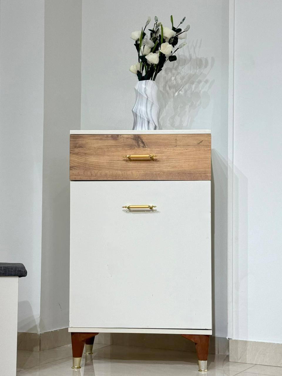 السلام عليكم غرفة تركي 🇹🇷
مستعمله صارلة شهرين فقط 10 قطع 
مكاني بابل حله السعر خاص الشراي يتصل ***********
