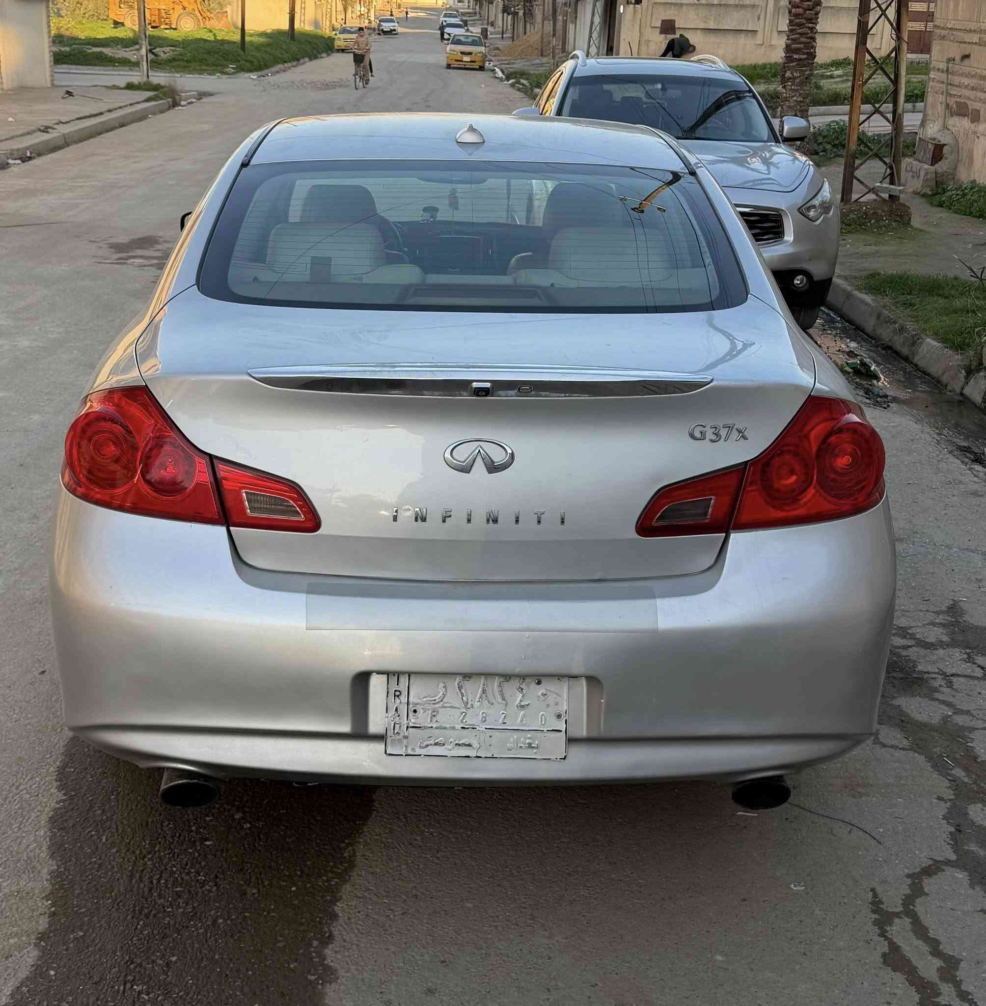 انفنتي g37
موديل 2011
وارد امريكي
رقم بغداد باسمي  
كير ومكينه مكفولات
تبريد تدفئة شرط 
داخل جلد
شاشه وسطيه 
لايت فول زينول 
تدفئة كشنات 
وبعد مواصفات اللانفنتي معروفة
السياره داخلة غرق ومبدل كل الضفاير والعقول 
سعر مناسب مستعجل ع البيع 
للاستفسار 
***********
