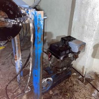 اخوان ضاغطات ثنين اصليات و نضيفات و شغالات ع اخر حبة و كمبريسر مابيهم ...