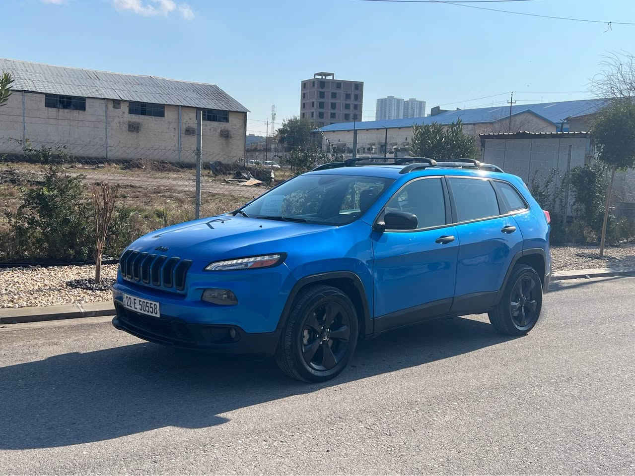 السلام عليكم جيب بزون لبيع موديل 2017 سعر جوه سوك 107 وبيه مجال بسيط كلش

محرك 6 بدون عيب ما مفتوحه لا صرف ولا بخار 

جاهزه من كلش هزه جديد  تخم تاير جديد  صدر تبريد 

موصفات فوريل شاشه كامره  

ماشي 90الف  

مكان سيارا اربيل

*********** وتساب أربيل, العراق
