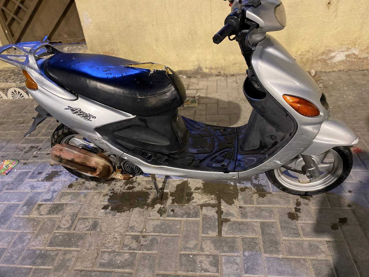 سلام عليكم دراجه لكزز للبيع كهربائيات كله شغله مكينه ما مفتوحه نهاين
أسعر 525وبيه مجال حك جيه
المكان البصره  القبله حي جامعه الرقم تلفون تواصل بس وتساب ***********
