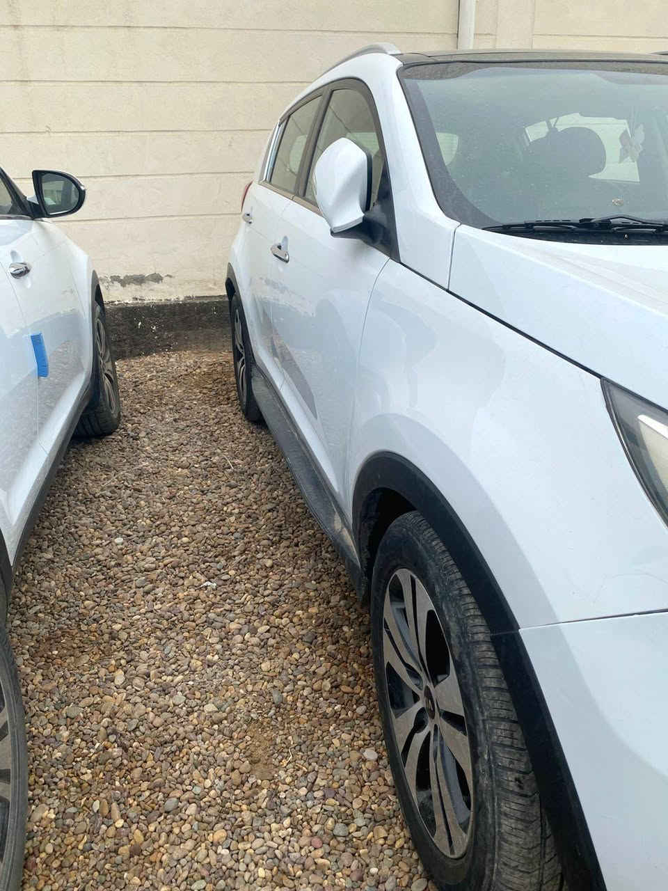 سبورتج موديل 2014
مكينة 2400 
السيارة بحالة ممتازة 
السيارة جاهزة من كلشي
المواصفات :
- بنراما ، بصمة ، اشاير بل مرايات
- المرايات شفط .
- مقاعد جلد ، تخم تاير 
- 4 دسك . دبل شاشة كبيرة وصغيرة 
- السيارة خليجي بيها فقط بنيد ومبدل اصلي  
- سونار موجود ايضا راسلني خاص علواتساب وتدلل 
- سيارة رقمها بغداد 
- السعر 145$ 
- العنوان : بغداد 
- للتواصل : ***********
