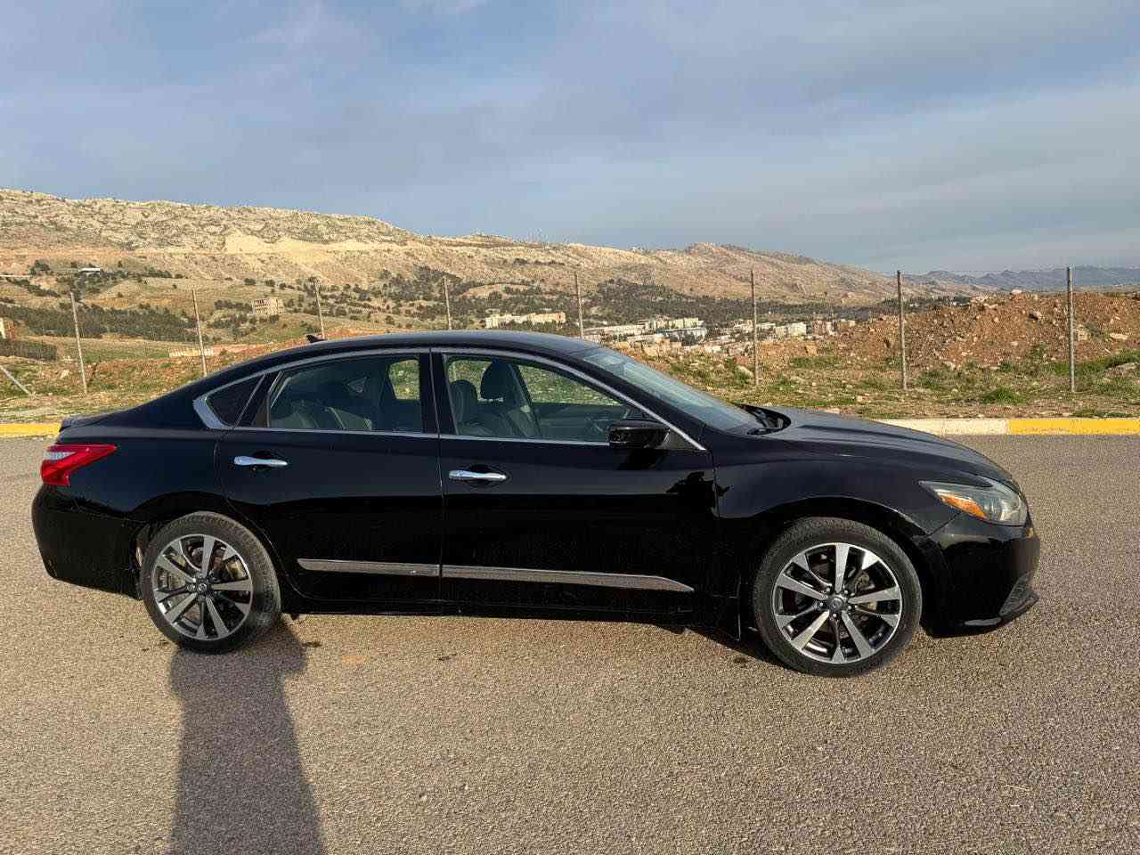 ئالتیما ٢٠١٦ 
یه‌ك چاملغی بۆیاخه‌ ده‌رگای بیلاد گۆراوه‌ بێ ناوه
هه‌ندی كاڵبوونه‌وه‌ی هه‌یه‌ سه‌قف و سندوق و بۆنیت
تایه‌كانی نوێیه‌
سه‌نه‌وی نوێیه‌ 
٨١ مایل ڕۆشتیه‌
گێرو مه‌كینه‌ به‌شه‌رت به‌شه‌رتی به‌ناو كردن
 كۆیه‌ *********** أربيل, العراق
