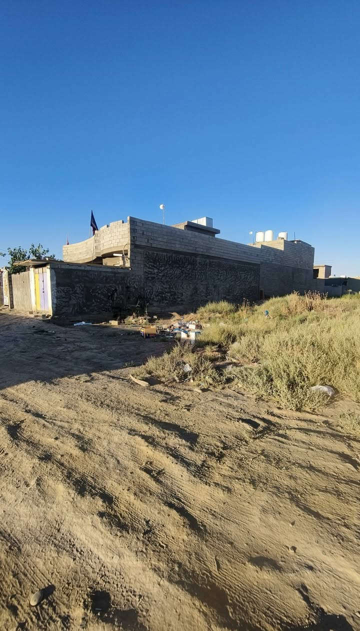 🌟 عِرض عقاري جديد ومميز من مكتبنا:

​🏡 النوع: نصف قطعة أرض (للبيع)
📍 الموقع: في جمعية الإمام خلف فوج العدالة
📐 المساحة: 125 متر مربع
🔴 الخدمات: تتوفر ماء إسالة و كهرباء و مجاري و مدرسة مقابلة للقطعة و مستقبلاً مركز صحي و متنزه 

​💰 السعر: 29 مليون دينار + معاملة التحويل علينا فقط! (سعر لقطة)
​📞 للاستفسار والتواصل أو لمعاينة العقار، يسعدنا استقبالكم في:
🏢 مكتب الرحمة | الكائن على شارع السيد محمد (ع)
📱 أو الاتصال مباشرة على الأرقام التالية:
​وسام أبو علي: ***********
​علي: ***********
​أهلاً وسهلاً بالجميع 🤝
