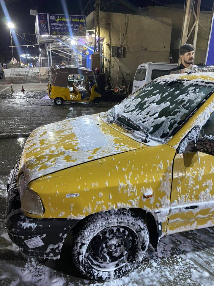 سلام عليكم سايبه موديل 2011 سياره خير من الله رقم انكليزي تبريد شغال تدفئه شغاله باسمي تحويل ثاني يوم عليها غراميه ١٠٠ الف ينزل من السعر هزه جديده هيه مطلوبه ٤ اشهر بس للاستفسار اكثر ***********مكانها بغداد زعفرانيه
