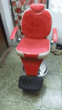 كرسي حلاقه للبيع السعر 125 اوبي مجال مكاني بغداد الشعله للتصال *********** وتساب وخاص وتصال متوفر
