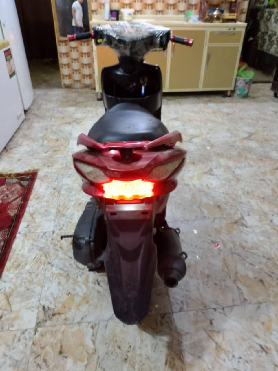 دراجه حلوه ونضيفه كامله من كلشي
بيه تبخير شويه.. مستحقه
المكان بغداد الشعب 
الاتصال على الرقم ***********
