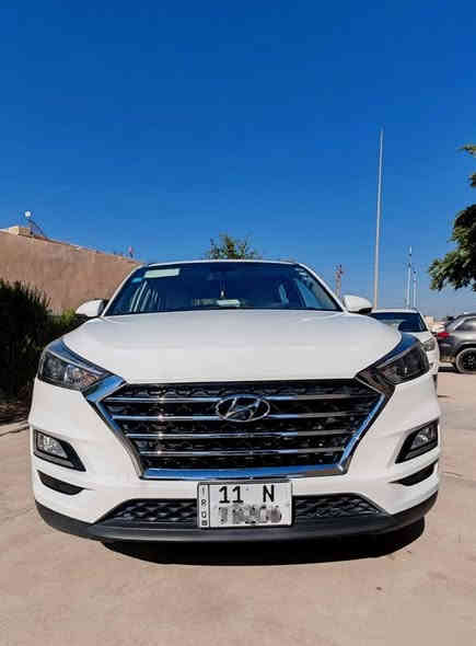 هونداي توسان 2020 - وارد خليجي - رقم بغداد :
 * مكفولة (كير، محرك، صبغ).

الممشى: 56,000 كيلومتر فقط.

المحرك: دوش  (DOHC) سعة 2000 سي سي.
التسجيل: رقم بغداد - تحويل فوري.

المواصفات: Limited .
*شاحن وايلر لس 
*منافذ usb 
*مثبت سرعه
*نضام aps 
*شاحن موبايل لاسلكي
 *  مراي شفط  مع إشارات جانبية بيها 
 * الكشنات جلد ، تحكم كهربائي كامل.
*كاميرا عدد 2 أمامية والخلفيه موجهة مع حركة الستيرن. 
 * الحساسات :
 حساسات أمامية وخلفية
حساس تنبية نقطة عمياء ، حساسات ابواب, حساسات انطلاق 

 * التشغيل: بصمة  عدد 2

 * التبريد: تبريد قطعتين  

 * شاشة لمس بلادي اردني 
بلوتوث وانترنت اندرويد كار بلي 

 * التحكم: تحكمات ستيرن كاملة (تحكم ، ميديا، مثبت سرعة.... ).
واحهة كروم كامل داخل جلد و صاج

 مقاس الاطار 19 
   * تخم تايرات جديد.
   * دوشمة جلد جديدة.
   * الدشبول مطعم خشب صاج .

حالة السيارة  :

السيارة جداً نظيفة، وجاهزة للاستخدام.

السعر: 213 وبي مجال 
الموقع: بغداد .

السيارة باسمي 

للتواصل: ***********
