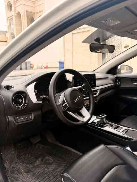 السلام عليكم 
كيا k3 موديل 2024 فول مواصفات 
ماشيه31الف كيلو
مكفوله كفاله عامه من كلشي لا صبغ ولابارد ولا حتى شخوط
بصمه
سلايد
كشنات جلد 
حساسات اماميه وخلفيه 
كامره خلفيه 
شاشه جبيره 
مري شفط وكهرباء 
فول تحكم ستيرن 
مداخل شحن تايبسي
مود درايف (سمارت_نورمال_ايكو_كومفورت)
شاشه ديجتال 
بجم لد وزنون 
بك لايت لد 
وباقي المواصفات المعروفه 
السياره مكفوله كفاله عامه من كلشي 
رقم اربيل الجديد وهزه جديده تحويل مباشر 
السعر144 ورقه وبيها مجال 
مكانها بغداد اليرموك 
*********** بغداد
