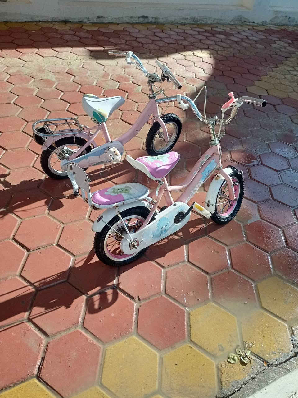 بايسكلات ثنين مالت اطفال شغالات بس يحتاجلهن تايرات سعرهن 25الف وا بيهن مجال بسيط مكاني كربلاء البوبيات متواجد فيس رقمي ***********
