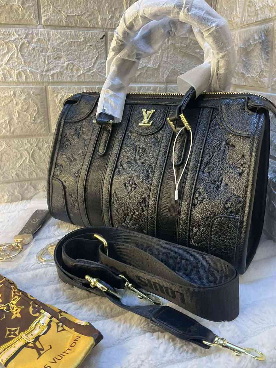 لوي فيتون تجنن
السعر 30 الف


**إذا كنت صاحب هذا الإعلان وتريد حذفه لأي سبب، رجاءا أرسل رسالة إلى الدعم الفني**