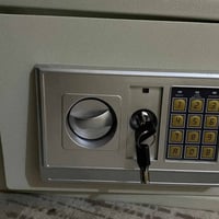 قاصه للبيع حجم كبير سعره ٧٥ الف 07833642813