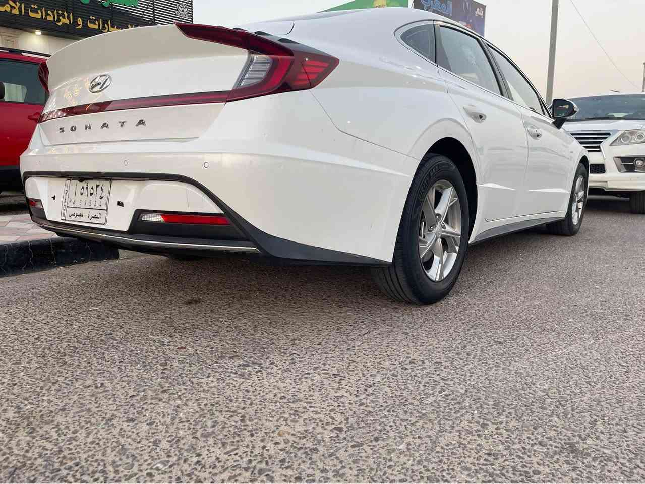 السلام عليكم 
 هونداي  سوناتا   موديل 2020✔️
 وارد  كوري  غاز  بلادي     
رقم  بصره   تحويل  ثاني  يوم
    سياره بيه جاملغ  امامي صبغ  فقط
 
 حالة المكينه  والكير  والحداديه ( كارتون)
  سيارة  🚙  جاهزه   
 مواصفات السونتا معروفه   
تشغيل  بصمه  اشاره بالمري  تحكم ستيرن  شفتات ستيرن   سايدبرك  دكمه  وضعيات القياديه 
 سياره جازه    
 الاستفسار  / تصل ***********
 سعر 135$ Singapore
