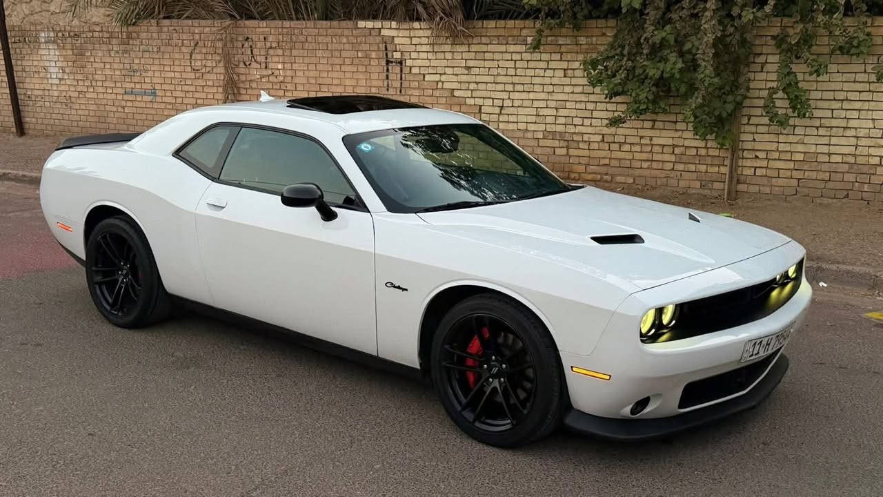 جالنجر sxt بلاص 2018 
سيارة دخول كلين تايتل بدون اي حادث ولحد الان كلين عدا شبر صبغ بالباب مال وشم چان عليها 
السيارة فول مواصفات 1/1  رقم بغداد ❤️
گير ومحرك كفالة ❤️
سيارة ماشية 99 

رادار امامي (مثبت سرعة متفاعل ) وتحذير تصادم رادار جانبي (نقطة عمياء )
رادار خلفي
حساس خلفي
فتحة سقف
بصمة تشغيل + تشغيل عن بعد سستم سماعات هارمن كاردن مُحيطية كشنات جلد
كشنات كهرباء
تدفئة تبريد كشنات
تدفئة ستيرن
ستيرن تحكم كهربائي
زنون - عالي ناصي - كشافات
شاشة جبيرة ابل كار بلي
مكفولة من اي نقص
ادامة كاملة للسيارة من منظومة البانزين و التيارات و الصدر وكالة اصلي ❤️

السعر 190 وبيها مجال بسيط ❤️ ***********
