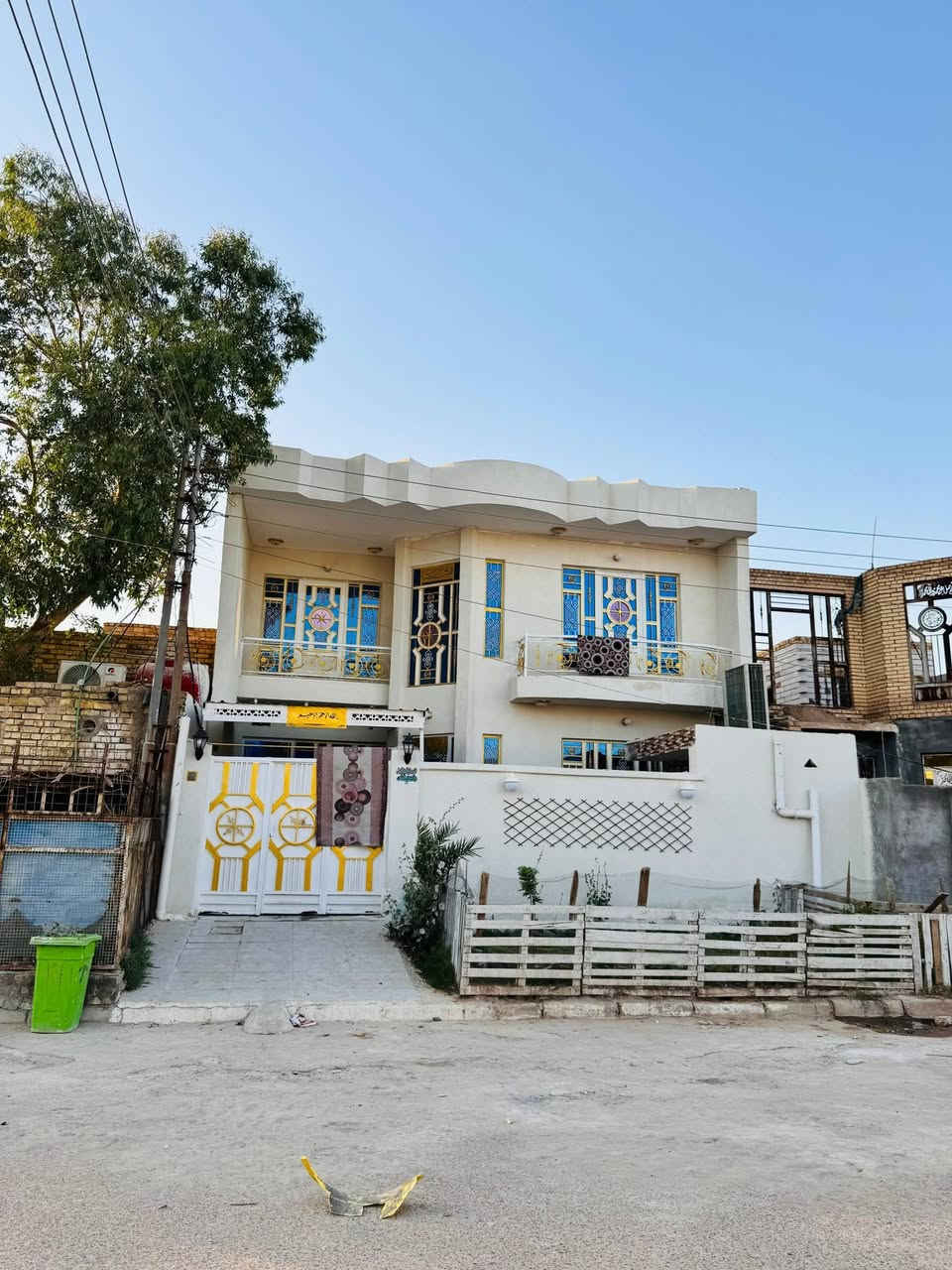 السلام عليكم  سجاد من هندسه الاصباغ   صبغ الجدران الحترافية في ميسان بلمسات فنية وجوده ابداعيه لتواصل ولاستفسار عن خدماتنا يرجا لاتصال علئ الرقم ***********
