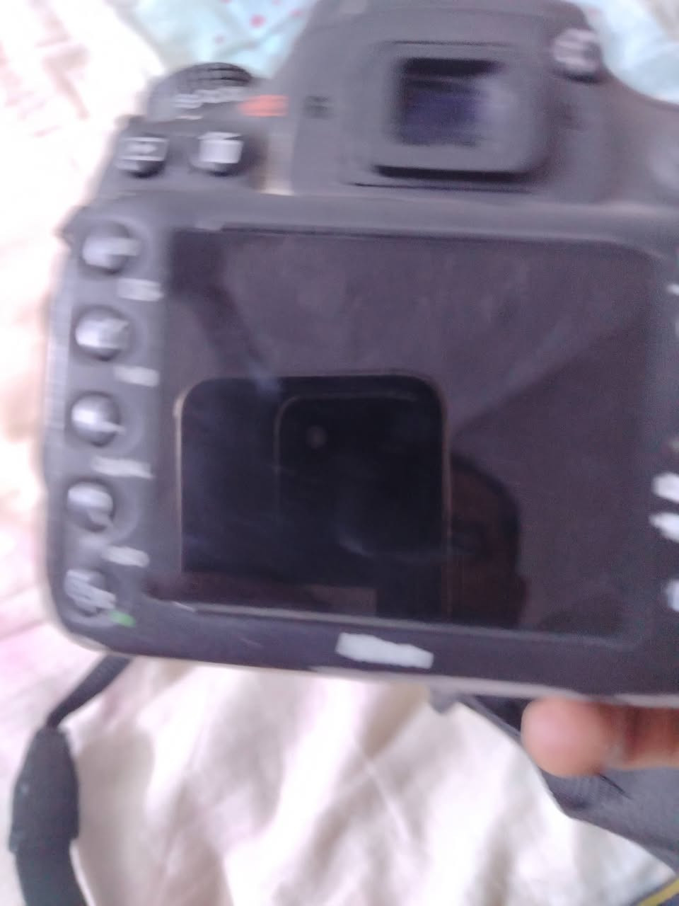 فول فريم
شاحنه خارجيه
بطاريات ٢
حزام
٦١٠ بجيس بيهى صوره وفيديو يكتل بمليون وبيهى مجال***********
