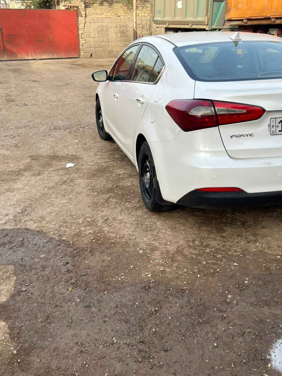 السلام عليكم سياره فورتي موديل 2015 سيارة مكينه كير تخم تاير خير من الله جاهزة 
وارد امريكي حادثه جاملق خلفي 
سياره بسمي ثاني يوم تحويل 
 السعر 115ورقه وبيها مجال 

***********
