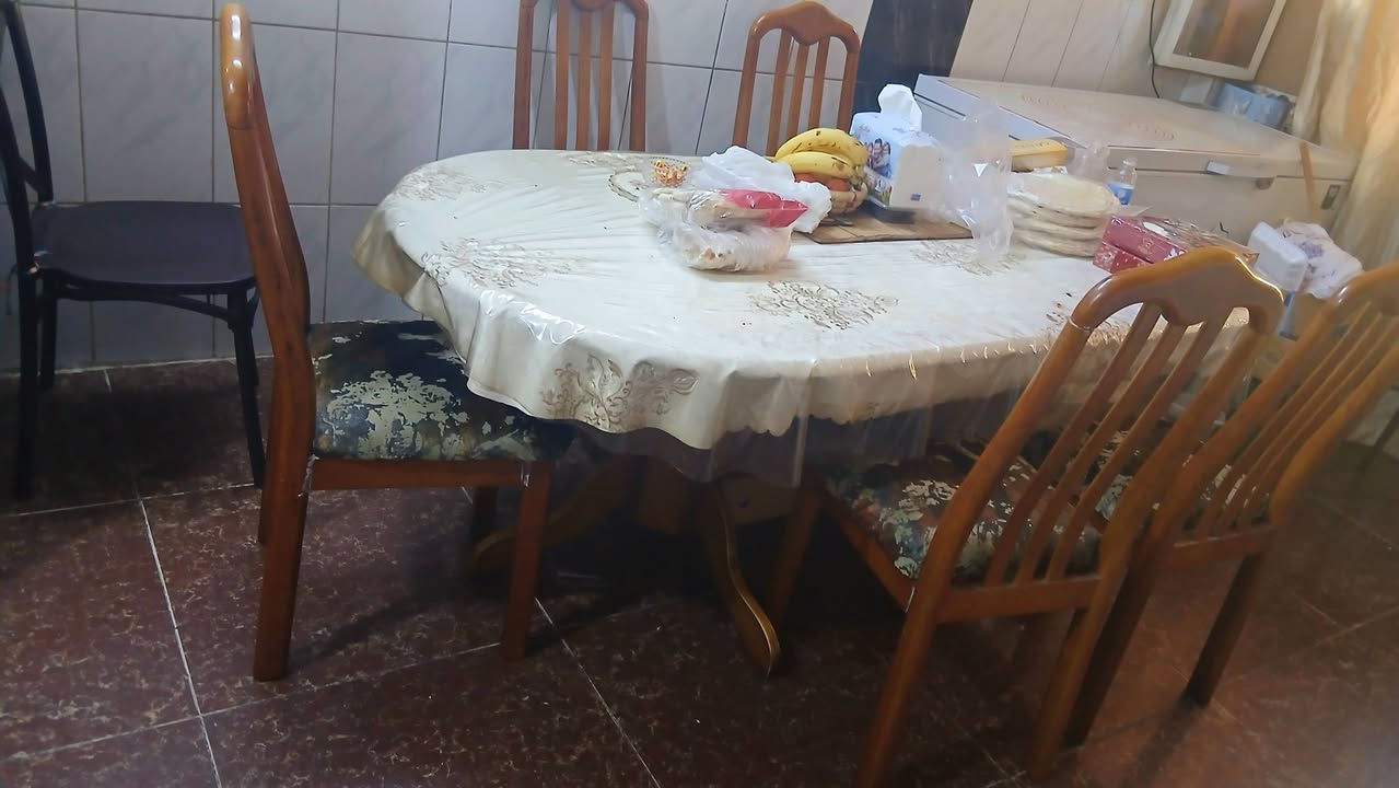 للبيع ميز طعام نظيف واخو الجديد مع 5 كراسي


**إذا كنت صاحب هذا الإعلان وتريد حذفه لأي سبب، رجاءا أرسل رسالة إلى الدعم الفني**