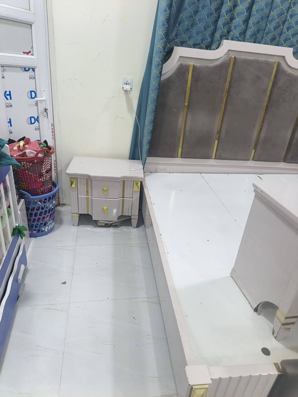 غرفه تركيه سعر 350
العنوان كاطون الرحمه قرب افران دبي
وات ***********
