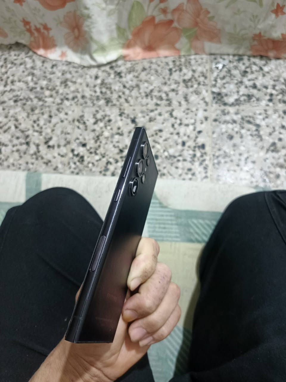 السلام عليكم 
للبيع اس 23 التر سيم كارد 2
256 كيكه 8رام معو شاحنه والكرتون 
التلفون نضيف كلش اخو الجديد 
موجود بغداد كرادا
السعر 650 الف بيها مجال
تواصل *********** واتس اب 
 *********** اتصال عادي
