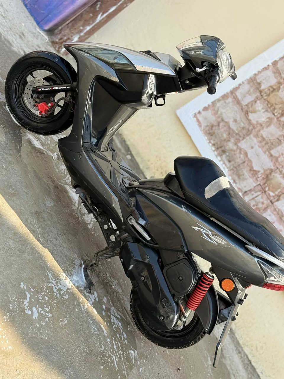 السلام عليكم 
ماكس مضلع  120
دراجة كلش نضيفه نازله رمبه ما ناقصها شي 
العنوان / بغداد _ التاجي _ 24ابو عظام 
السعر 850 وبيها مجال بسيط 
للتواصل على الرقم فقط : ***********
