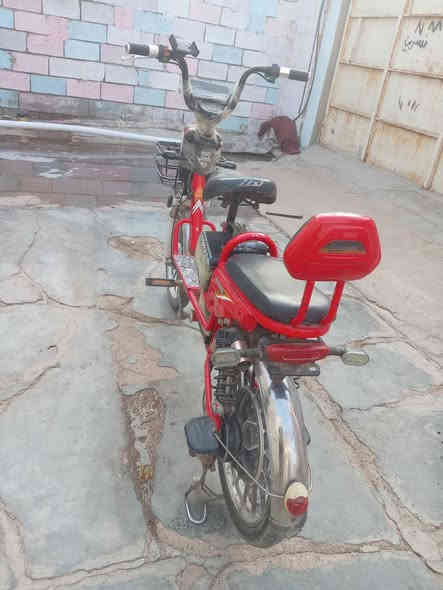 من رخصة الادمن.
دراجة شحن نظيفة بطارياتهة بحالة جيدة السعر 150 وبيهة مجال الاتصال ***********
او مراسلة عالخاص مكاني الرمادي التاميم.
