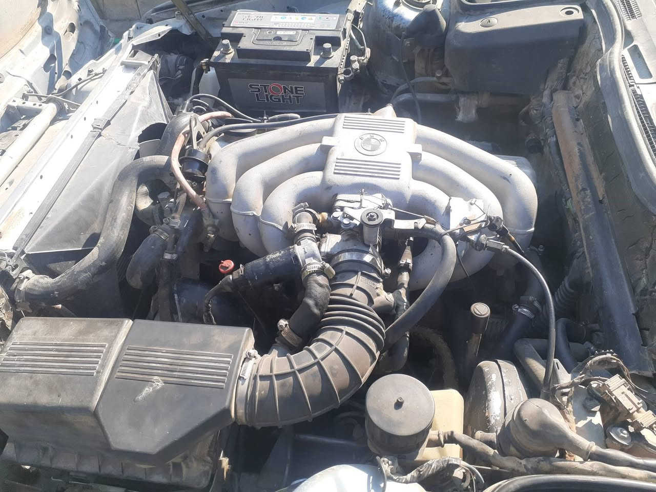 السلام عليكم BMW525 مفتوح كير محرك خير من الله متوازي علبيعها رقم انكليزي صلاح الدين غرفتها ٨٠ بالميه حلوه رايدها ٤٠ وبيها مجال للجناي ماقصر ان شاء الله وياه مكاني صلاح الدين الضلوعيه رقمي ***********
