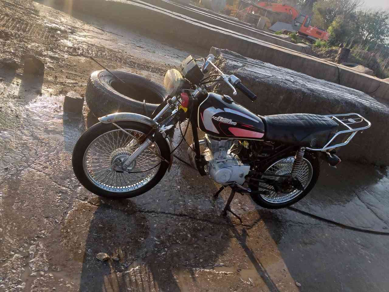 (سلام عليكم)
(نامي پروو)
(موديل ١٨)
(اوراق)
(بريك دواو به ردم)
(كاره باي كامل)
(شوين سمود)
(سعري ٢٢٥مه عمله)
(ره قه م موبايل***********)
