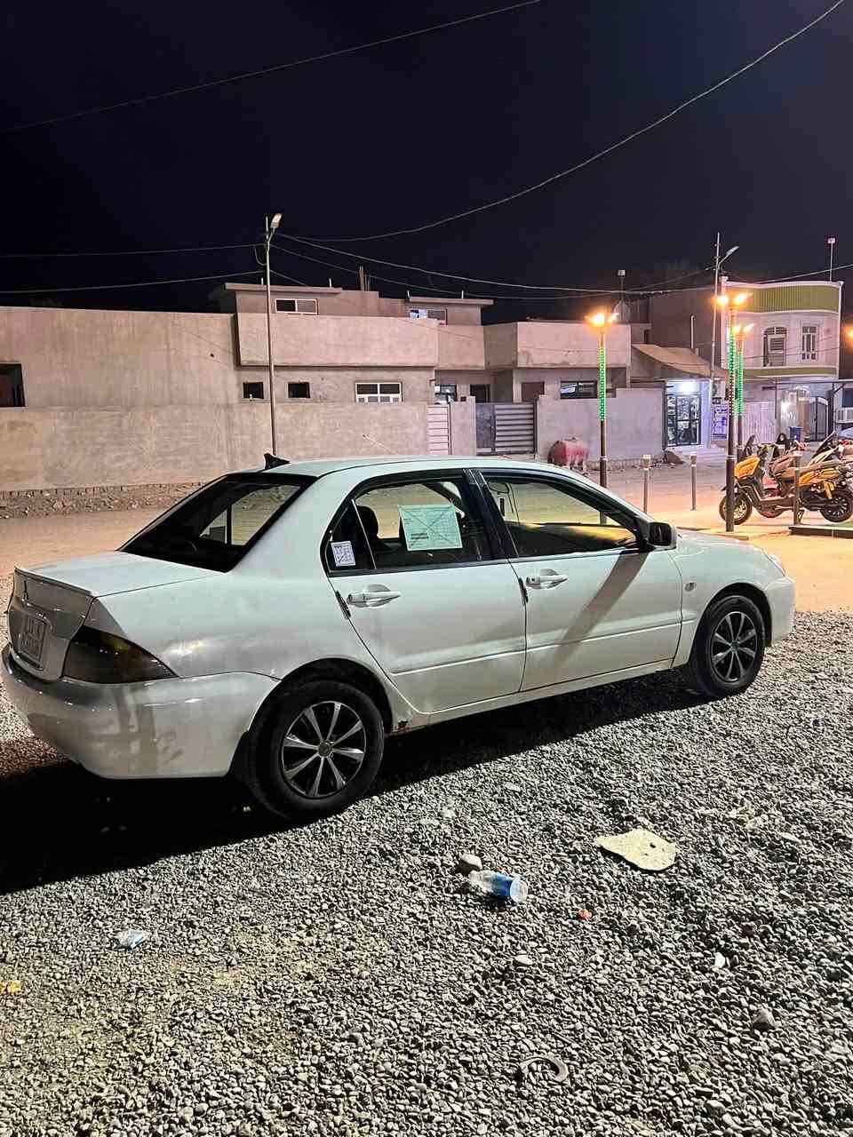 السلام وعليكم
لانسر 2002 محدثة 2010
مكينه 1500كير عادي 
رقم بغداد دولي 
تبريد ثلج 
السعر 55وبيها مجال 
***********
