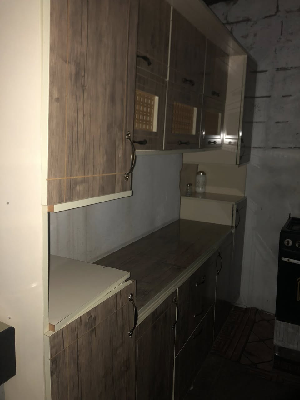 كاونتر للبيع جديد طول ٢متر والسنك ١ونص مامستعمل شي قليل مابي اي شي  فقط السنك مفطور  مامأثر شي مايندي مي السعر ٤٥٠ الف بي مجال الاستفسار ***********
