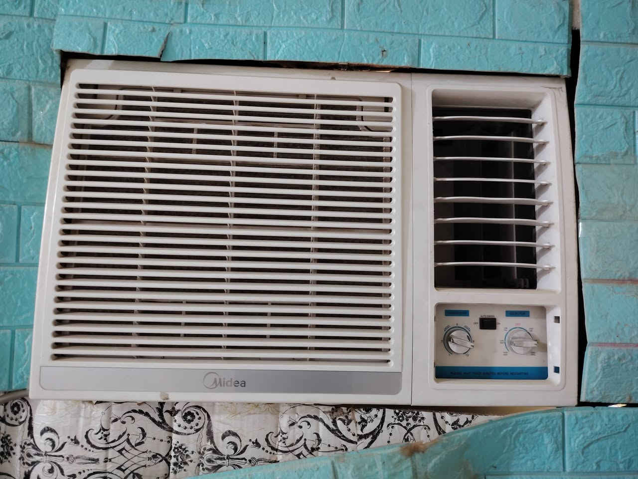 مكيفات 4 واحد جبسون  و 3 ميديا
نضيفات شرط البروده سعر الواحد ب 250 وبي مجال 

كربلاء حي السلام.  ***********
