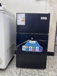 ثلاجة • للبيع