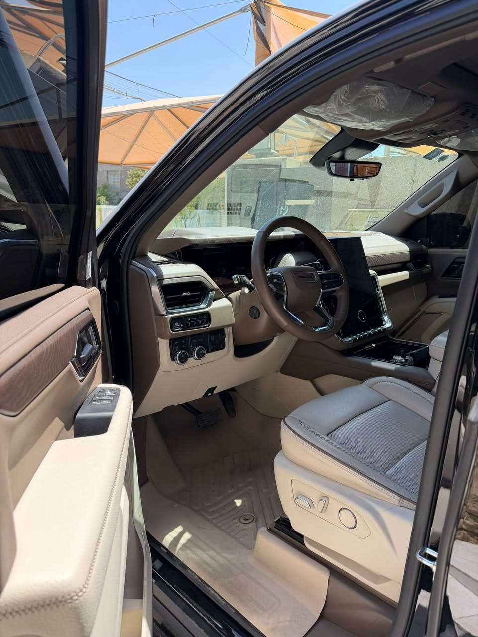 السلام عليكم
🔹 للبيع جي إم سي يوكن دينالي 2025
🔹 GMC YUKON DENALI 2025

▪️ وكالة المنصور
▪️ كفالة عامة السونر بلمنشور
▪️ رقم بغداد
▪️ ممشى 23 ألف كم فقط
▪️ بحالة الوكالة
▪️ مغلف PPF كامل بقيمة 2000$

⭐️ مواصفات دينالي VIP فول

✅ محرك V8 سعة 6200cc
✅ شاشات خلفية مع HDMI
✅ تبريد 3 مناطق
✅ Apple CarPlay Wireless
✅ مرآة كاميرا
✅ كاميرات 360°
✅ حساسات أمامية وخلفية
✅ تشغيل وإطفاء أوتوماتيكي
✅ ثلاجة تبرد حتى -5°
✅ رادار
✅ نظام المحافظة على المسار
✅ دفع رباعي وثنائي مع التحكم
✅ هاند بريك كهربائي
✅ شاشة عرض معلومات على الزجاج (HUD)
✅ ستيرن كهربائي
✅ نظام النقطة العمياء
✅ مراقبة ضغط الإطارات
✅ مراقبة فلتر الهواء
✅ سقف بانوراما
✅ مستشعر حركة خلفي
✅ كراسي VIP منفصلة
✅ تصعيد وتنزيل الصف الثالث كهربائياً
✅ كراسي أمامية تدفئة وتبريد
✅ كراسي خلفية تدفئة
✅ ستيرن تدفئة
✅ تشغيل عن بُعد
✅ حفظ وضعية الكراسي للسائق
✅ منافذ Type-C أمامية وخلفية وللصف الثالث
✅ طي الكراسي الوسطية كهربائياً ويدوياً
✅ فتح الصندوق بالقدم

💰 السعر: 75,800 دولار وبيها مجال 

📍 مكان السيارة: بغداد - شارع فلسطين

📞 للاستفسار:
***********
