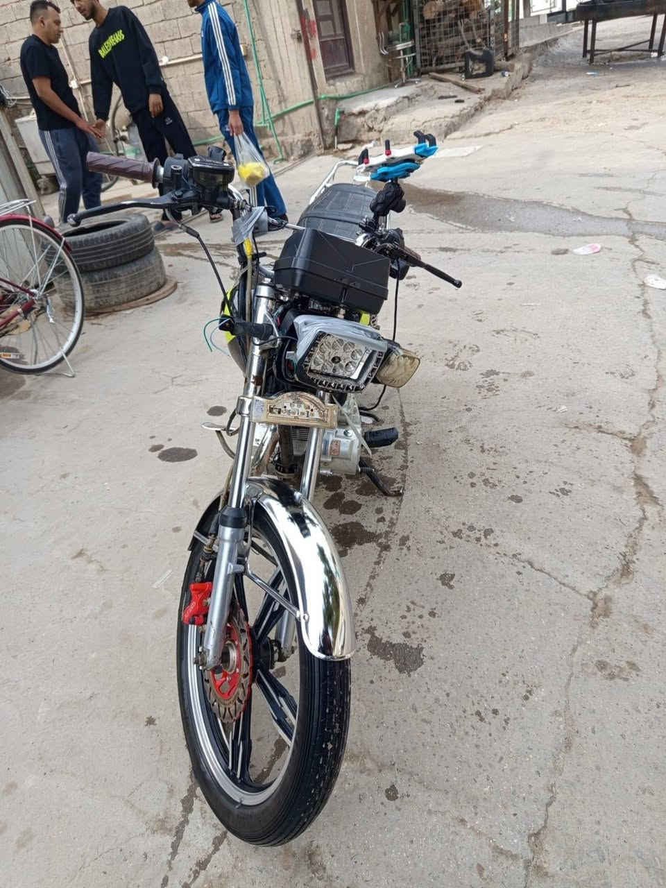 السلام عليكم شباب ايراني نضيفه موديل 22 محرك نضيفه الدراجه بيه نواقص قليله كولش مكاني دوره السعر 450 الف وبيه مجال لطيبين
الرقم ***********
