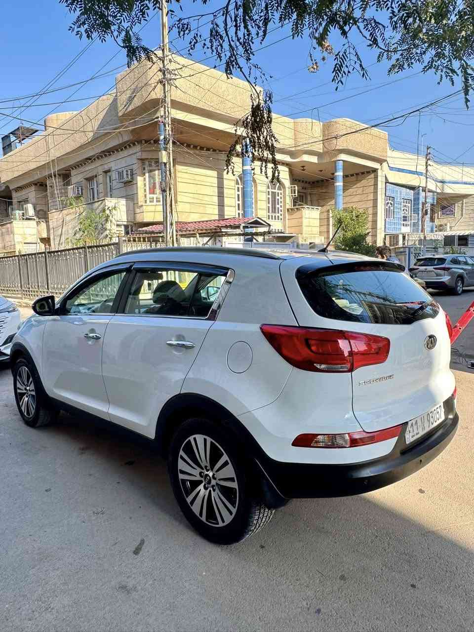 السلام عليكم كيا سبورتج 2015 خليجي محرك 2000 دوش رقم بغداد الدولي تحويل ثاني يوم بيها اشوية صبغ يم الرقم الخلفي والباقي مكفول السيارة جديدة كلش ماشية 97 الف المواصفات شاشة كاميرا خلفية تحكمات ايكو تقليل صرف وباقي المواصفات المعروفة السيارة جاهزة محرك كير على وضع الشركة ممفتوحات تخم تاير جديد باتري جديد سنوية جديدة للبيع فقط السعر 158 ورقة بيها مجال بسيط حق الجية للاستفسار *********** مكان السيارة بغداد
