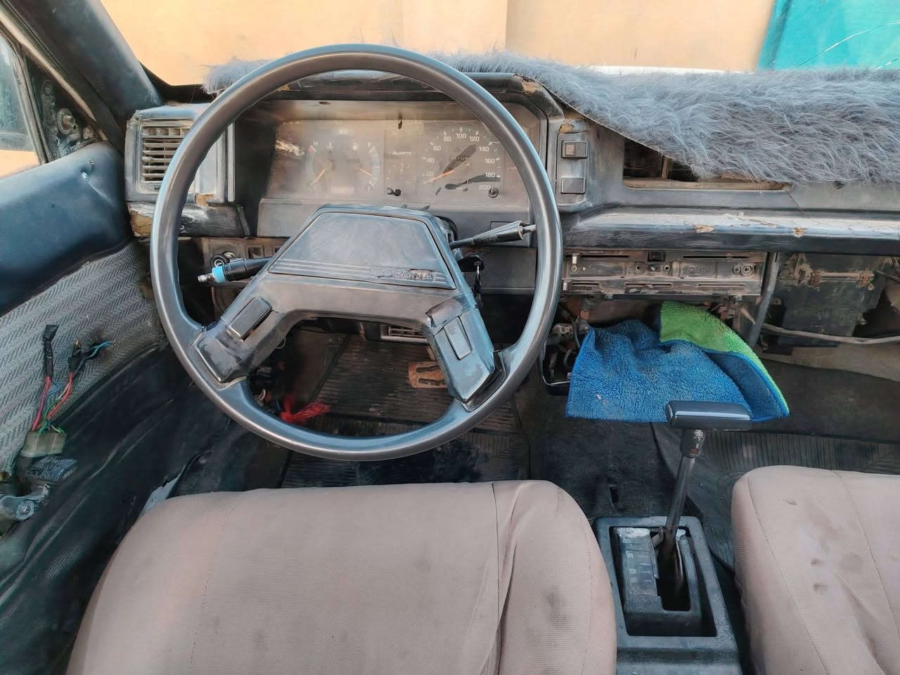 كورلا معوقين 
كير محرك شرط محرك كامري ابو الچف شرط 
رقم صدامي سنويه قديمه ساقطه صاحبها بكركوك بس ماندله 
السعر 10وبيها مجال قليل شرط ترايك بغداد لان هيه اجت من النجف هيه 
السياره حاليا موجوده 
#بقاعده سبايكر 
***********
***********
