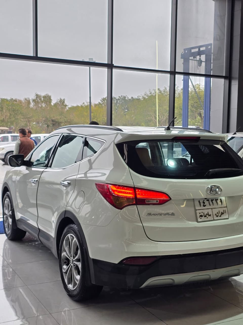 السلام عليكم 
للبيع سنتافي 2013خليجي 
4سلندر محرك مفتوح بدون اي عيب 
مواصفات 
* تحكم ستيرن
* 7 راكب
* مرايات شفط 
* مرايات اشارة
صور سونار بل منشور 
مكاني  كلار 
للستفسار ***********
