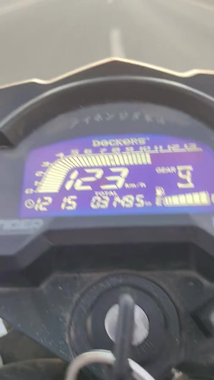 السلام عليكم 
موطور تايكر 2024 نضيف حيل 4 گيررر 🔥
محرك كبس ما مفتوح صالنصه صوت (نجمه)
سويجات بلاد 
منفيس موجود
موطور شوفت العين 
مكاني الحويجه شارع الاطباء 
السعر 600 بي مجال شي بسيط للشراي 
***********
